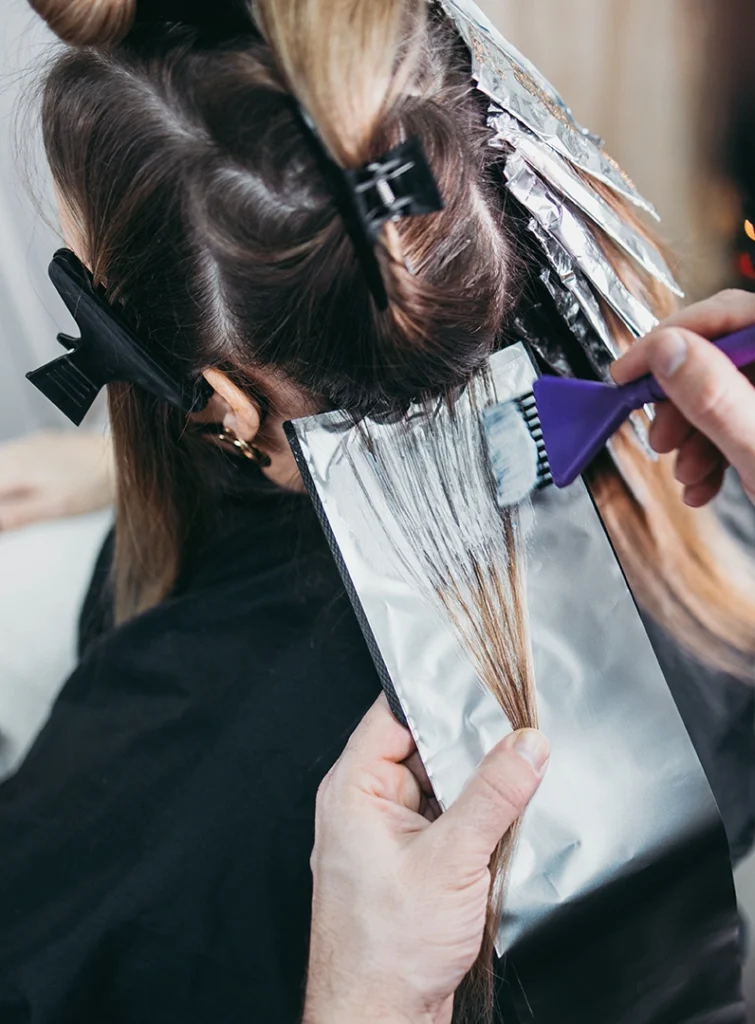 Professionele haarkleuring in de salon